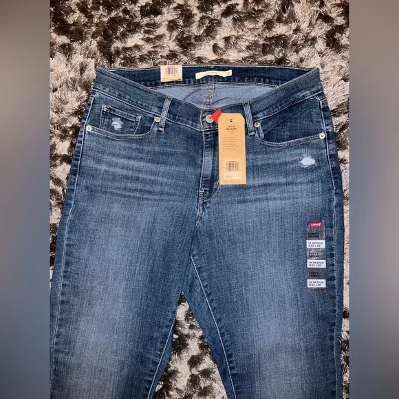 Brand new Levi’s - Picture 5 of 6